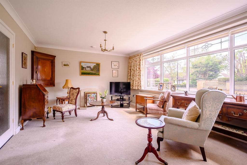 Broadwell, Rugby, Warwickshire 3 bed detached bungalow £450,000