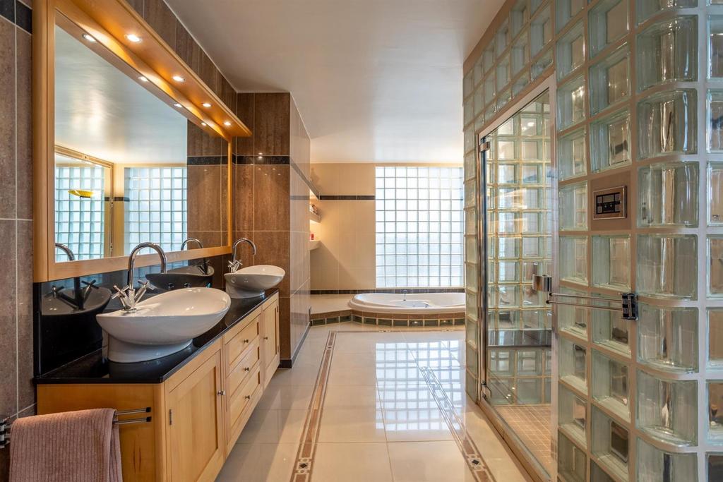Principal Ensuite
