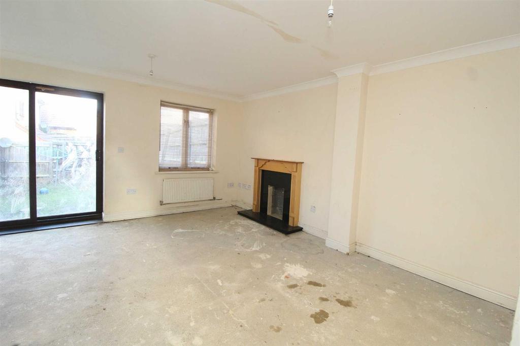 Forthill Place, Shenley Church End, Milton Keynes 3 bed semidetached