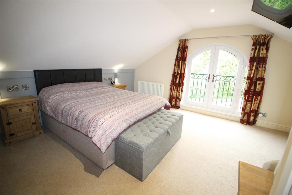Main Bedroom