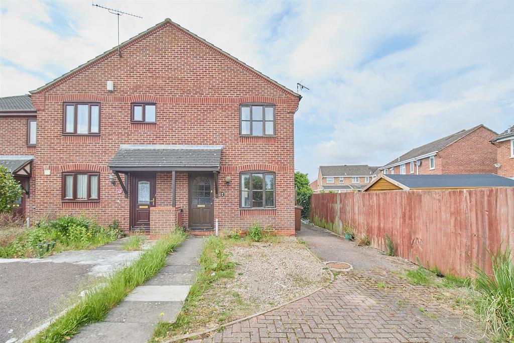 Wensum Close, Hinckley 2 bed semidetached house £170,000
