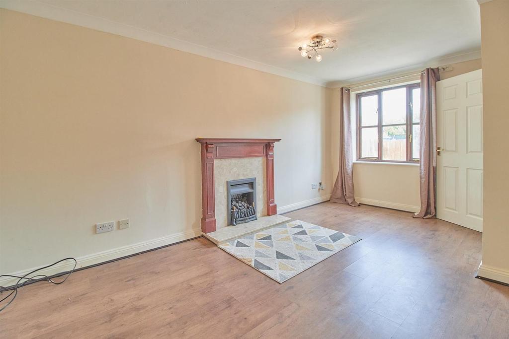 Wensum Close, Hinckley 2 bed semidetached house £170,000