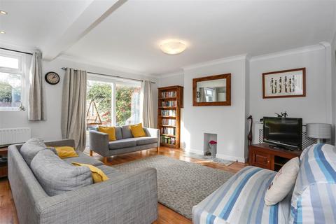 21 Browning Avenue, Sutton, SM1 3QU