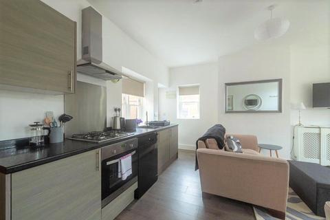 2 bedroom apartment to rent - Deanfield Avenue, Henley-on-Thames, Oxfordshire, RG9
