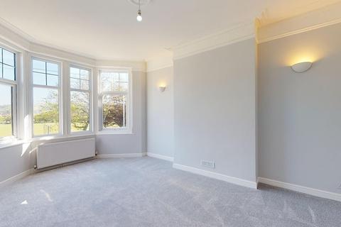 Flat 3, 127 Cheriton Road, Folkestone, CT19 5HD