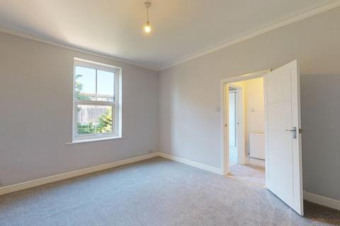Flat 3, 127 Cheriton Road, Folkestone, CT19 5HD