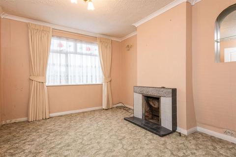 16 Leatherhead Road, Chessington, KT9 2HW
