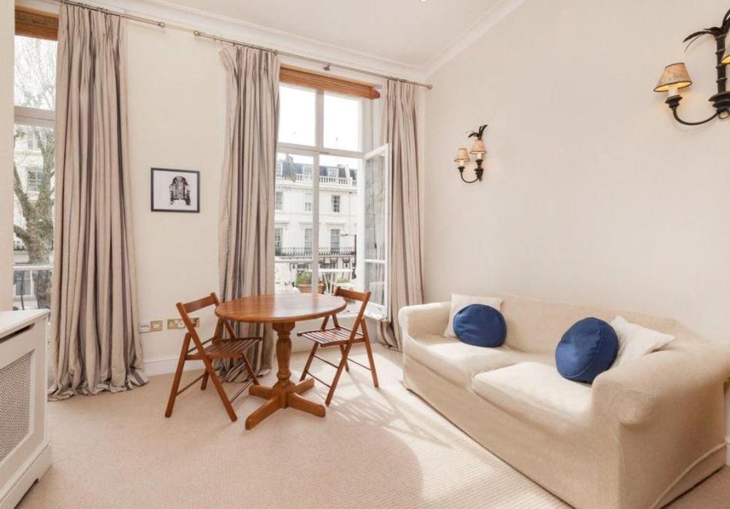 Clarendon Gardens, London, W9 1 bed flat £1,989 pcm (£459 pw)