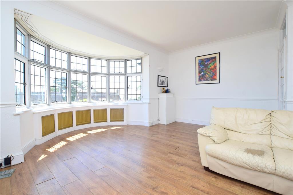 Lounge/ Dining Room