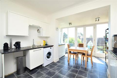 9 Furzeholme, Worthing, BN13 3BS