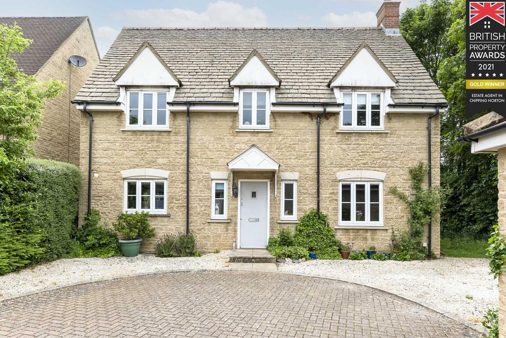 Colston Court, Chipping Norton 4 bed detached house £650,000