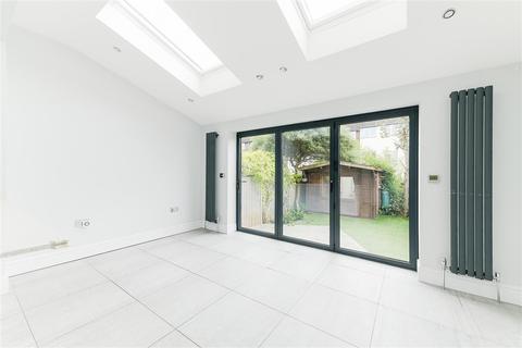 109 Faraday Road, London, SW19 8PA