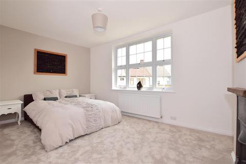 5 Keith Road, London, E17 5BX