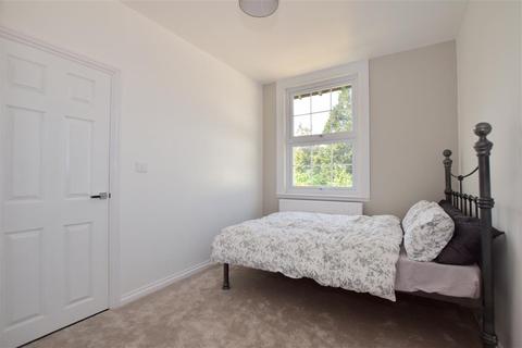 5 Keith Road, London, E17 5BX