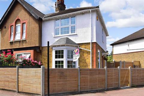5 Keith Road, London, E17 5BX