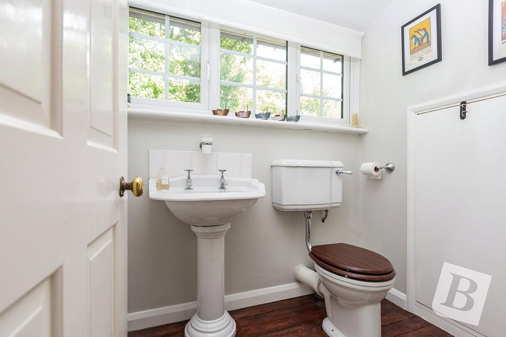 F/F Cloakroom