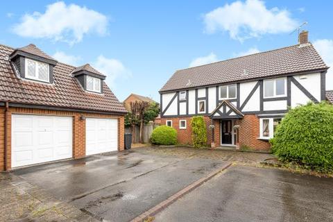 5 Cottars Close, Stratton, Swindon, SN3 4YD