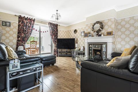 5 Cottars Close, Stratton, Swindon, SN3 4YD