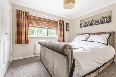 5 Cottars Close, Stratton, Swindon, SN3 4YD