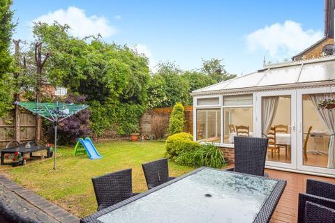 5 Cottars Close, Stratton, Swindon, SN3 4YD