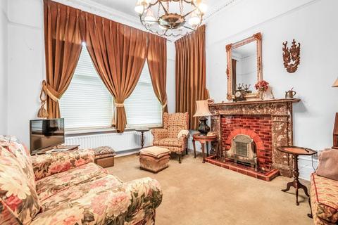 20 Crescent Road, Beckenham, BR3 6NE