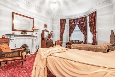 20 Crescent Road, Beckenham, BR3 6NE