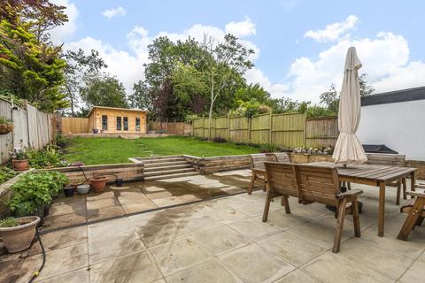 32 Braeside, Beckenham, BR3 1SU