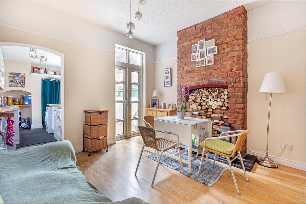 Baldwin Road, StourportonSevern, DY13 3 bed terraced house £200,000