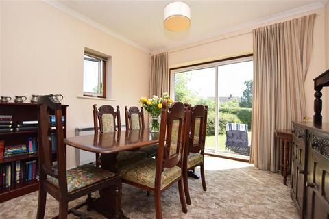 8 Broadbridge Lane, Smallfield, Horley, RH6 9RE