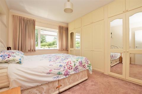 8 Broadbridge Lane, Smallfield, Horley, RH6 9RE