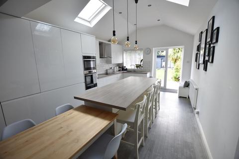 70 Hamilton Road, Feltham, TW13 4PX