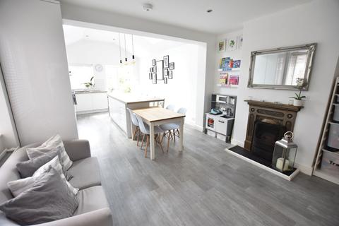 70 Hamilton Road, Feltham, TW13 4PX