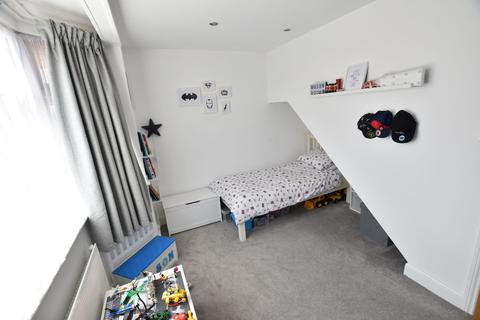70 Hamilton Road, Feltham, TW13 4PX
