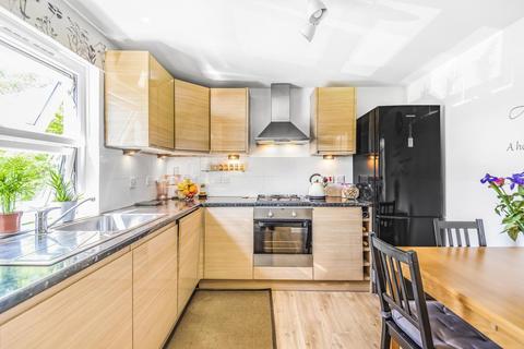 7 Wilcox Close, London, SW8 2UD