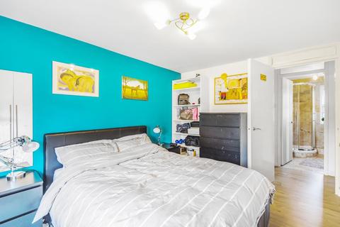 7 Wilcox Close, London, SW8 2UD