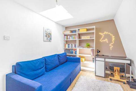 7 Wilcox Close, London, SW8 2UD