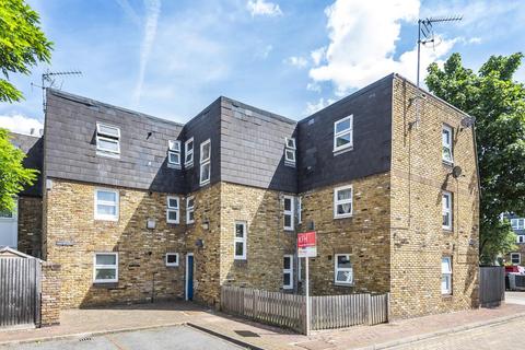 7 Wilcox Close, London, SW8 2UD