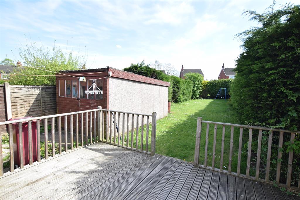 Maple Tree Close East, Scunthorpe, DN16 1LS 3 bed semidetached house