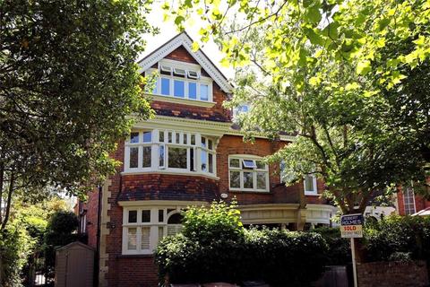 20 Lancaster Road, London, SW19 5DD