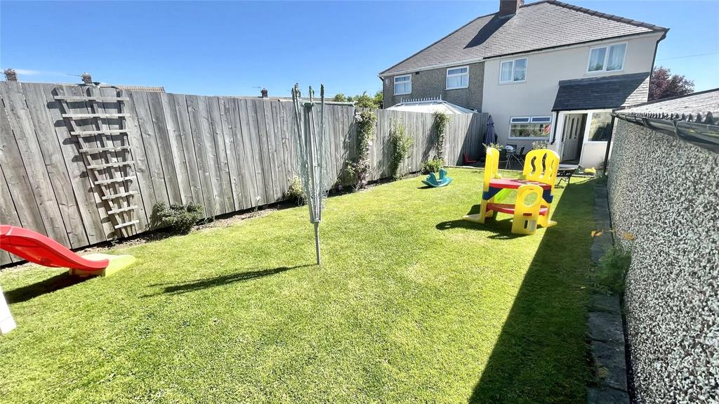 Strafford Street, Darton, Barnsley... 3 bed semidetached house £140,000