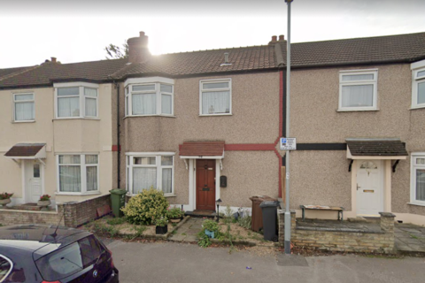 94 Heath Road, Romford, RM6 6LH