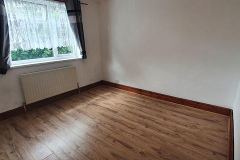 94 Heath Road, Romford, RM6 6LH