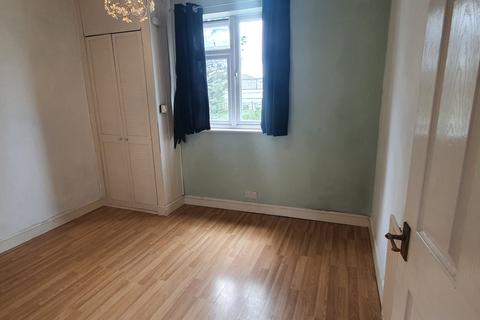 94 Heath Road, Romford, RM6 6LH