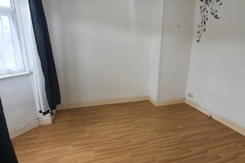 94 Heath Road, Romford, RM6 6LH