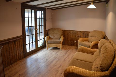 94 Heath Road, Romford, RM6 6LH