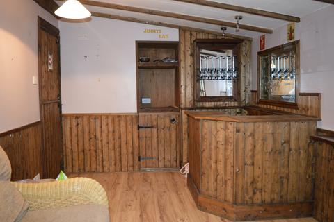 94 Heath Road, Romford, RM6 6LH