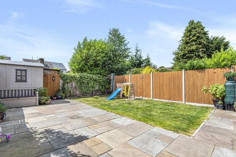 9 Bates Walk, Addlestone, KT15 2DQ