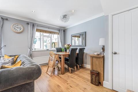 9 Bates Walk, Addlestone, KT15 2DQ