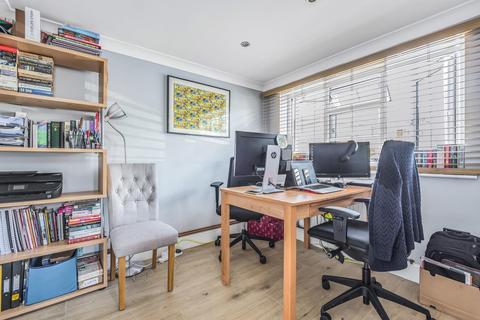 9 Bates Walk, Addlestone, KT15 2DQ
