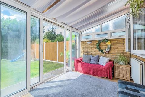 9 Bates Walk, Addlestone, KT15 2DQ